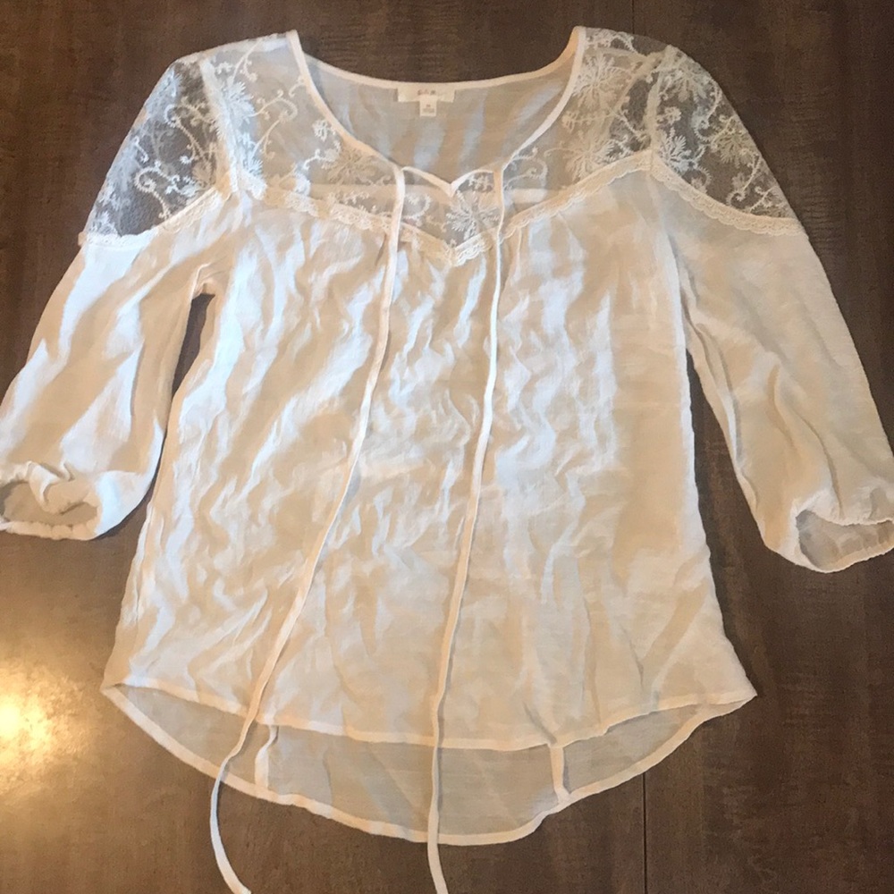 Lace cream blouse size M